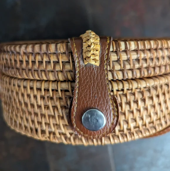 Round Rattan Crossbody Purse - Picture 3 of 6